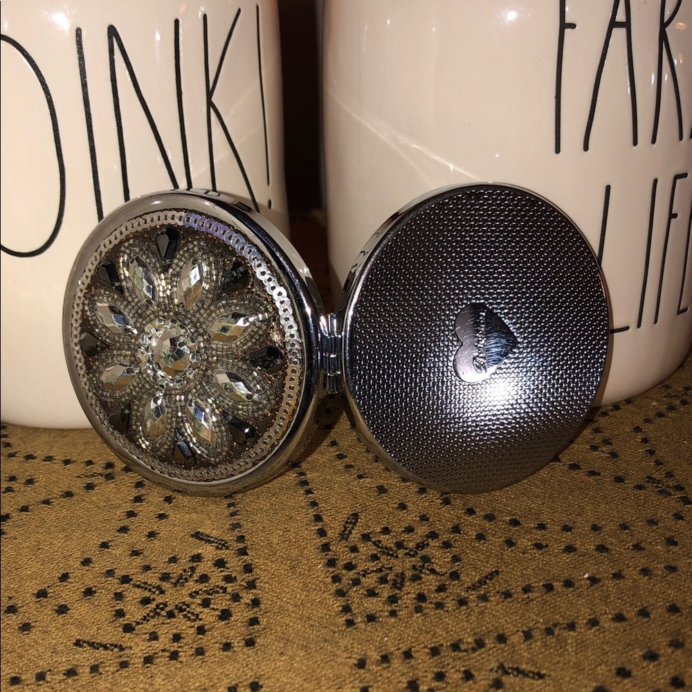 Brighton Compact Mirror - Picture 5 of 12